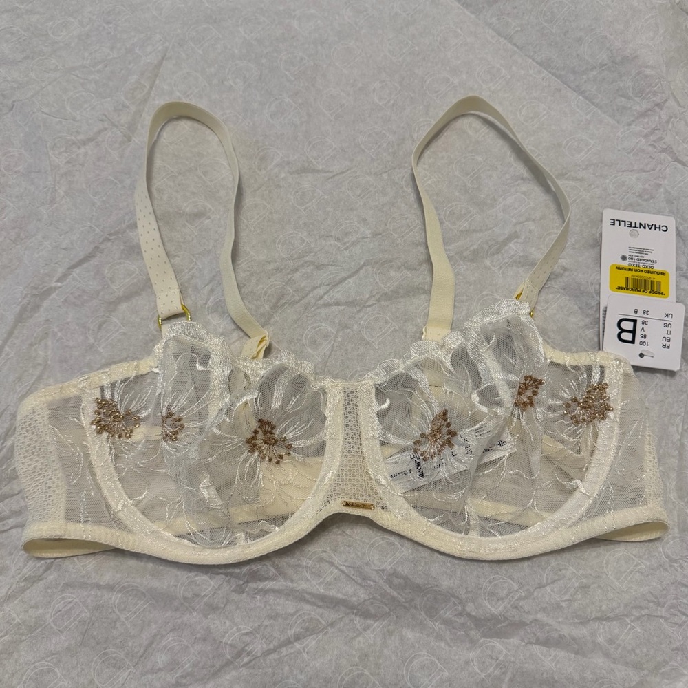 Chantelle Women's Cream Lace Fleurs Demi Bra